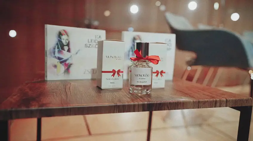 Zséda Monológ perfume packaging – image 8